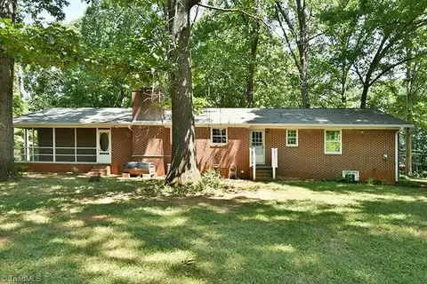 6204 Winview Heights St, Clemmons, NC 27012