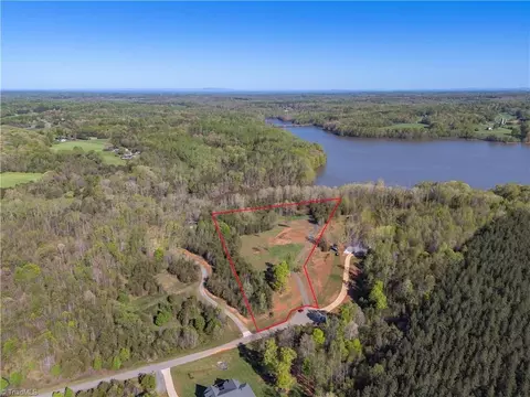 263 Lake Meadows Dr, Reidsville, NC 27320