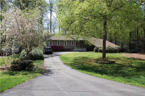 203 Brentwood Dr, Advance, NC 27006