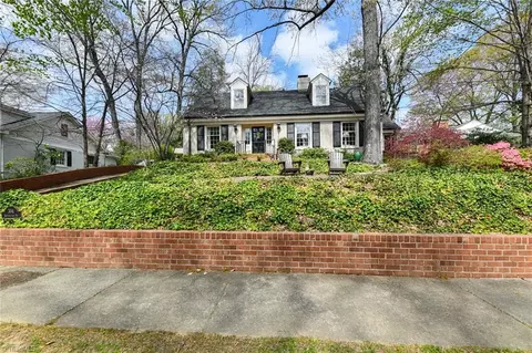 704 Nottingham Rd, Greensboro, NC 27408