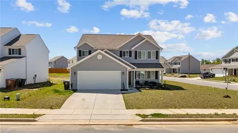 718 Torbay Dr, Mcleansville, NC 27301