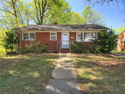 602 Market St NW, Reidsville, NC 27320