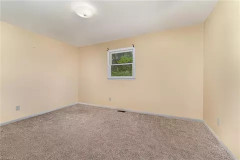 Bedroom - 3795 Red Fox Rd, Trinity, NC 27370 photo 3 of 4
