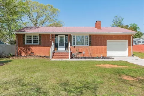 256 River Dr, Linwood, NC 27299