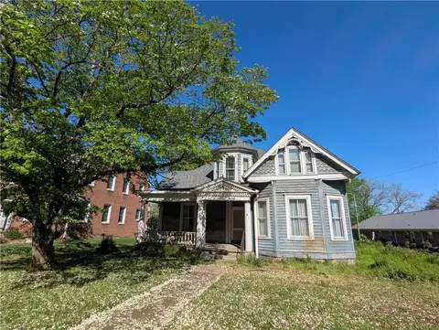 410 State St S, Lexington, NC 27292