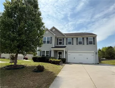 1918 Chenault Ct, Whitsett, NC 27377