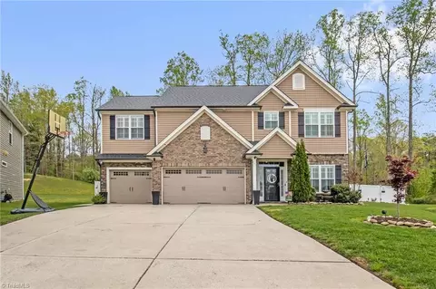 2994 Grassy Knoll Cir, Thomasville, NC 27360
