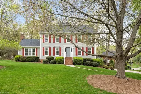 325 Timberview Dr, Kernersville, NC 27284
