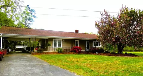 6432 Salem Chapel Ct, Walnut Cove, NC 27052