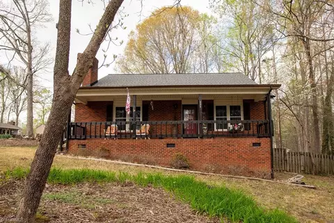 224 Oak Forest Ln, Trinity, NC 27370 photo 2