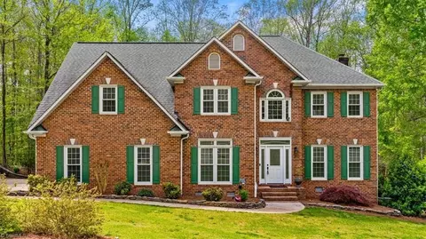 1805 Wild Fern Dr, Oak Ridge, NC 27310