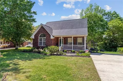1008 Autumn Ln, Concord, NC 28025