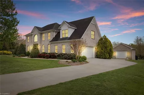 7591 Trebbiano Dr, Kernersville, NC 27284
