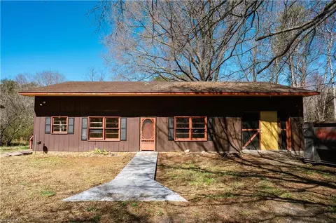 106 Kingston Rd, Eden, NC 27288
