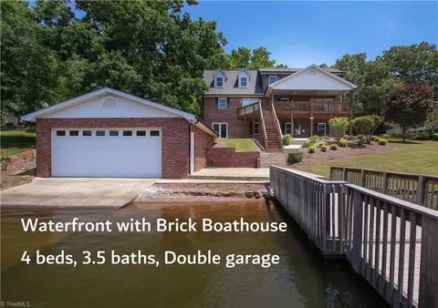 378 Shoreline Dr, New London, NC 28127