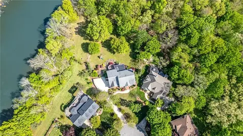 View/Area - 2607 Burch Pt, High Point, NC 27265 photo 3 of 5
