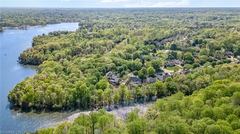 View/Area - 2607 Burch Pt, High Point, NC 27265 photo 4 of 5