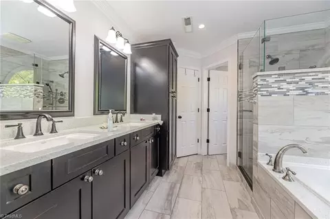 Bath - 2607 Burch Pt, High Point, NC 27265 photo 1 of 5