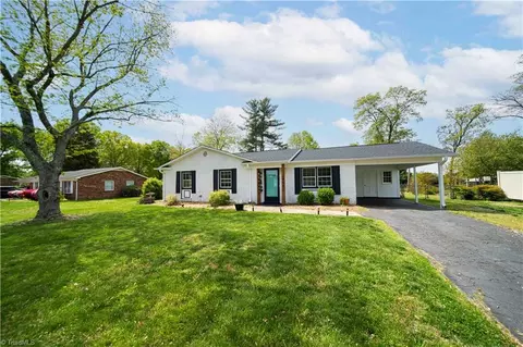 2454 Smithwick Rd, Kernersville, NC 27284
