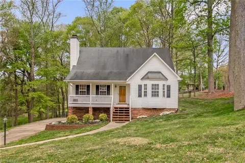 208 Twin Branch Dr, Lexington, NC 27295