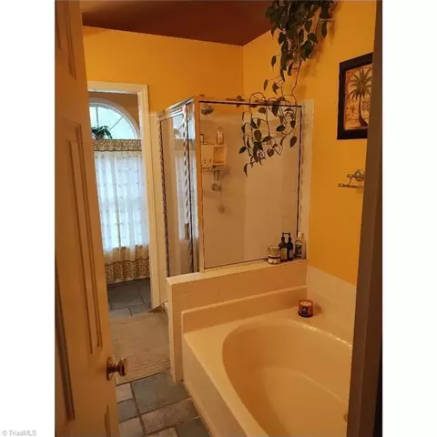 Bath - 108 Hanover Ct, King, NC 27021 photo 1 of 2