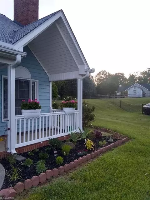 Exterior - 108 Hanover Ct, King, NC 27021 photo 3 of 5