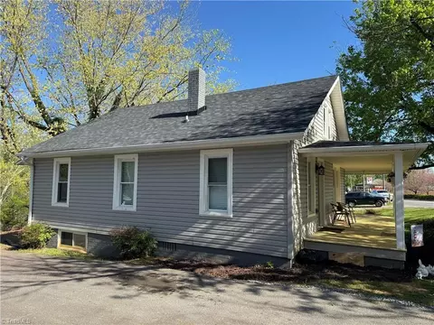1230 Bridge St, Elkin, NC 28621