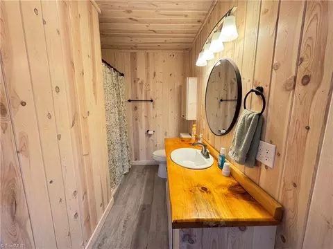 Bath - 1230 Bridge St, Elkin, NC 28621 photo 1 of 1