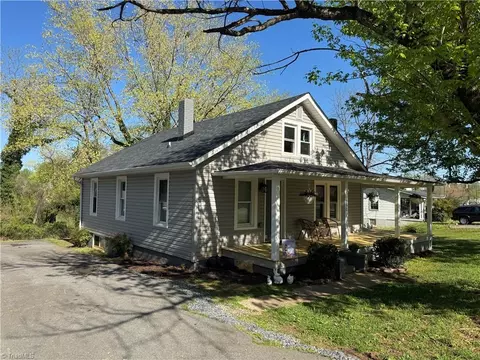 Exterior - 1230 Bridge St, Elkin, NC 28621 photo 2 of 11