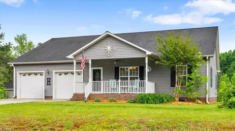 215 Silverwood Ln, Lexington, NC 27292