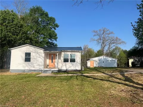 2988 Old Highway 601, Mount Airy, NC 27030