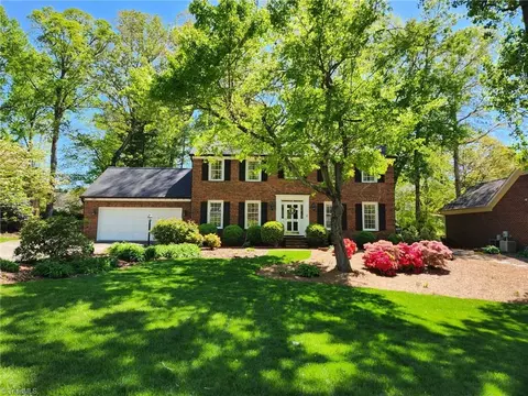 3407 Crosstimbers Dr, Greensboro, NC 27410