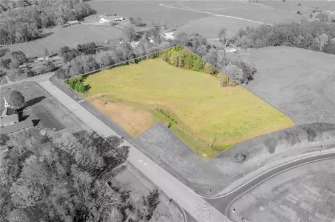 01 Windsor Rd, Hamptonville, NC 27020