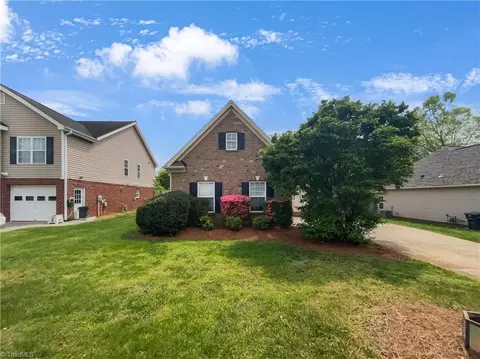 107 Brooks Edge Dr, Winston Salem, NC 27107