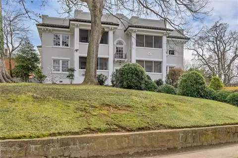 72 W End Blvd #3, Winston Salem, NC 27101