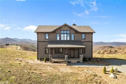 352 Great Sky Dr, Beech Mountain, NC 28604