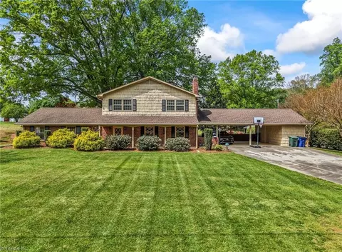 3895 Woodview Dr, Winston Salem, NC 27106