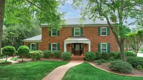900 Rollingwood Dr, Greensboro, NC 27410