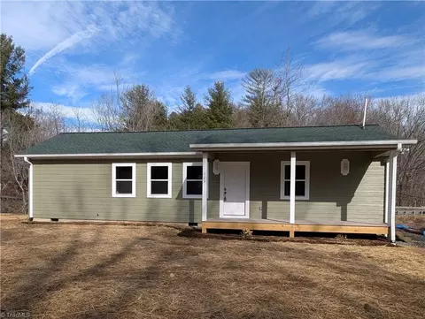 123 Southside Dr, Sparta, NC 28675