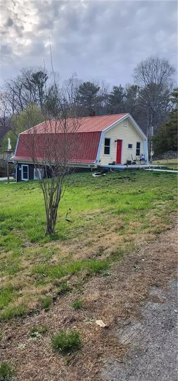 123 Misty Mountain Ln, Cana, VA 24317