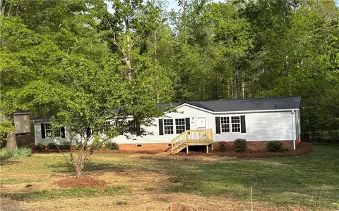 158 Poplar Ln, Ruffin, NC 27326