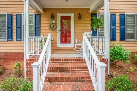 3224 Hickory Ridge Dr, Winston Salem, NC 27127