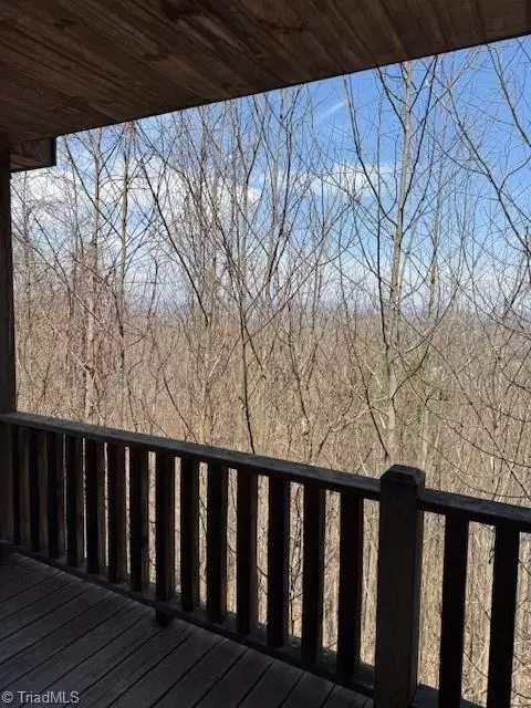 197 Mahogany Ct, Lansing, NC 28643 photo 8