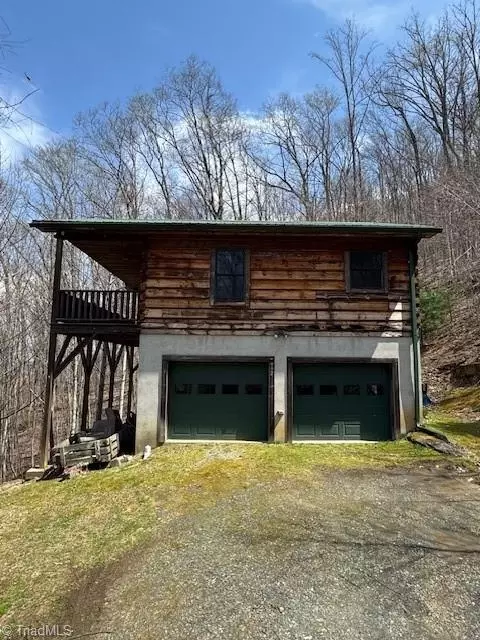 197 Mahogany Ct, Lansing, NC 28643