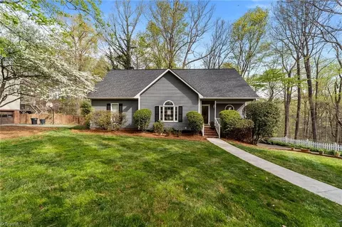 233 Lilac Dr, Kernersville, NC 27284