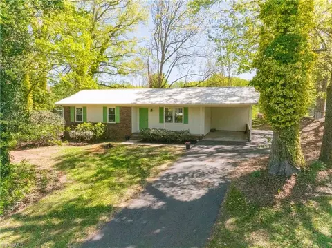 122 Westridge Dr, King, NC 27021
