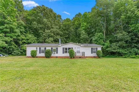 4047 Mistletoe Dr, Burlington, NC 27217