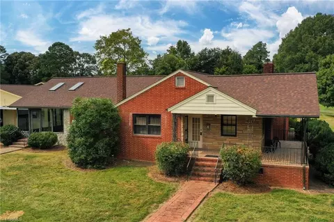 673 Salisbury St, Mocksville, NC 27028