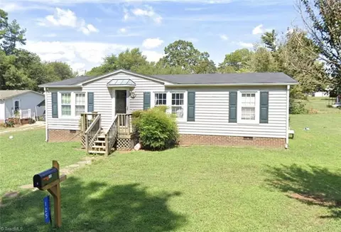 125 State St, Haw River, NC 27258