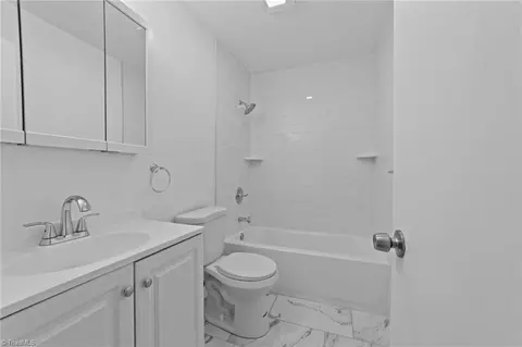 Bath - 1406 Delk Dr, High Point, NC 27265 photo 1 of 4